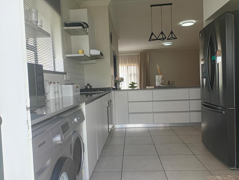 To Let 4 Bedroom Property for Rent in Homes Haven Gauteng