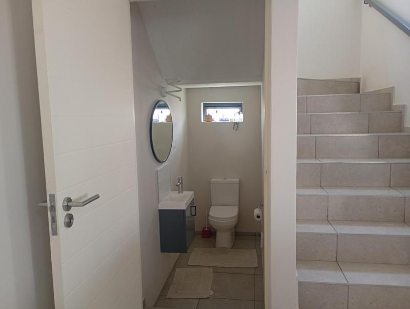 To Let 4 Bedroom Property for Rent in Homes Haven Gauteng