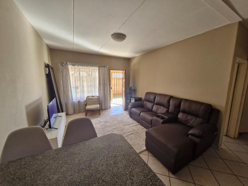 2 Bedroom Property for Sale in Klippoortje Gauteng