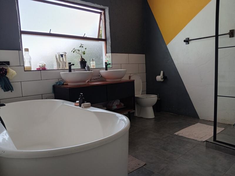 4 Bedroom Property for Sale in Greenhills Gauteng