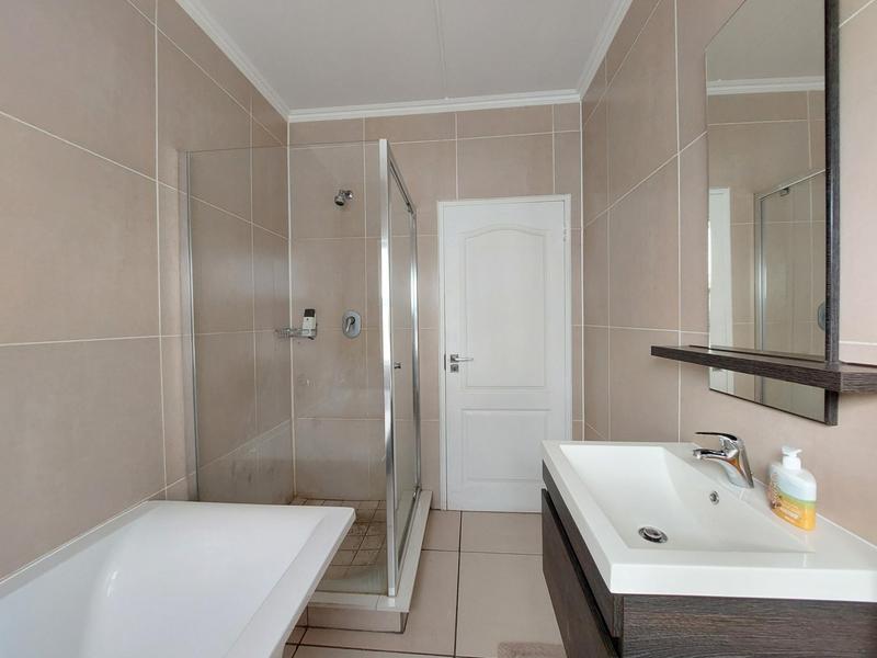 2 Bedroom Property for Sale in Fourways Gauteng