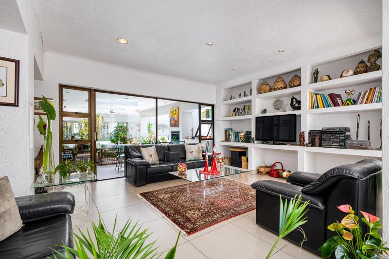 5 Bedroom Property for Sale in Benmore Gardens Gauteng