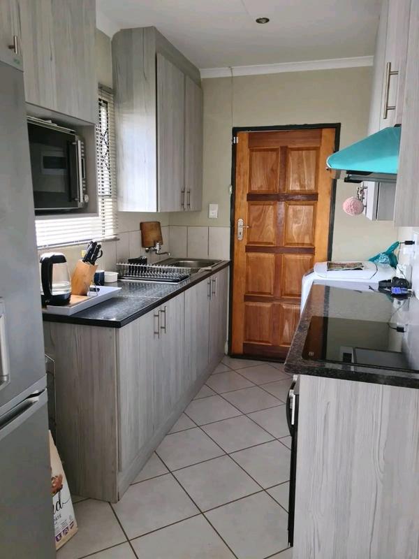 To Let 3 Bedroom Property for Rent in Blue Hills Gauteng