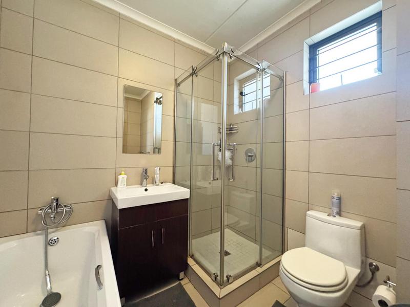 To Let 1 Bedroom Property for Rent in Fourways Gauteng