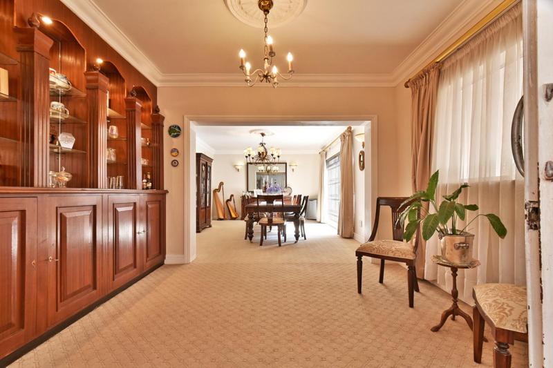 5 Bedroom Property for Sale in Alberante Gauteng