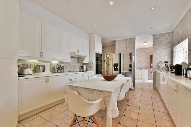 5 Bedroom Property for Sale in Alberante Gauteng