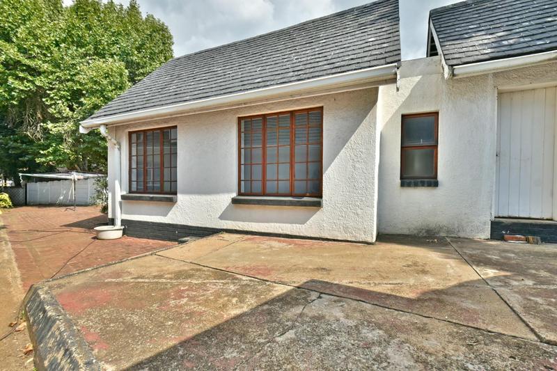 5 Bedroom Property for Sale in Alberante Gauteng