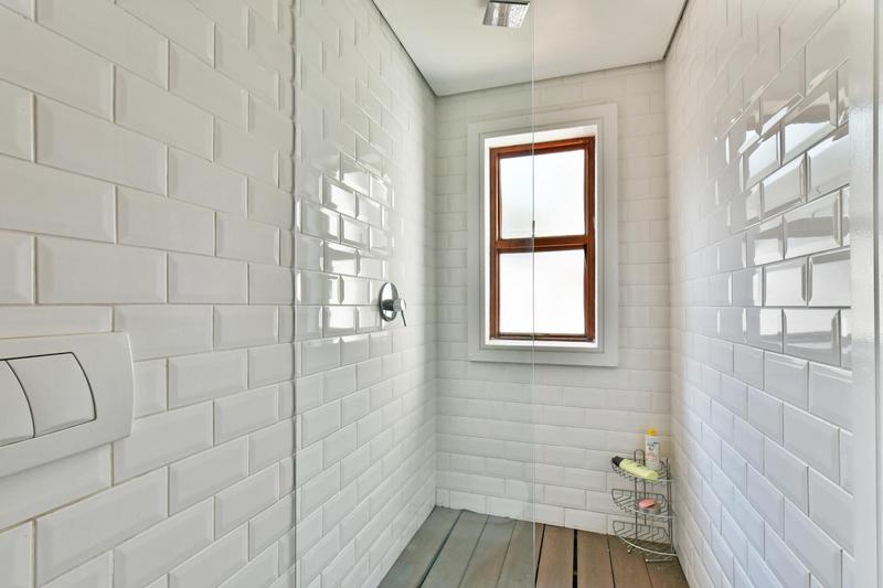 5 Bedroom Property for Sale in Alberante Gauteng