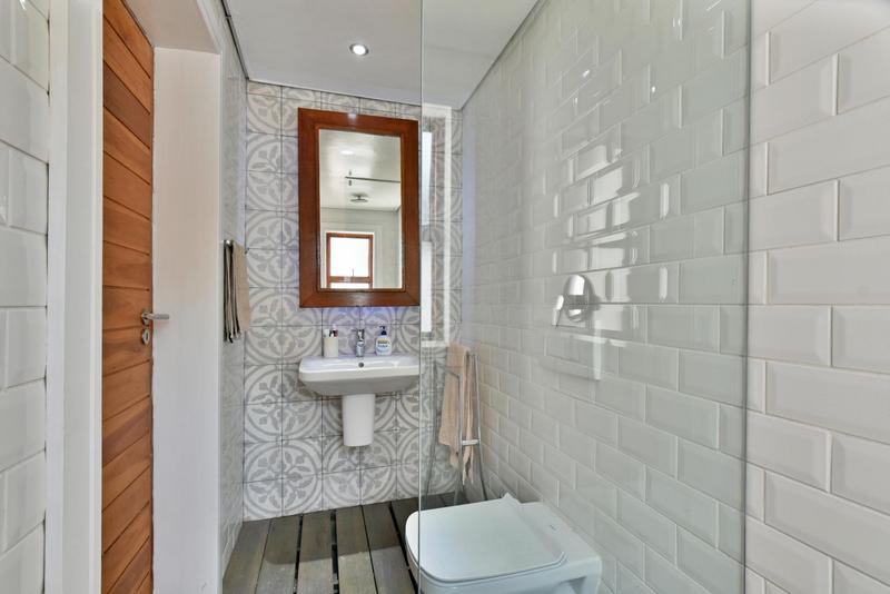 5 Bedroom Property for Sale in Alberante Gauteng