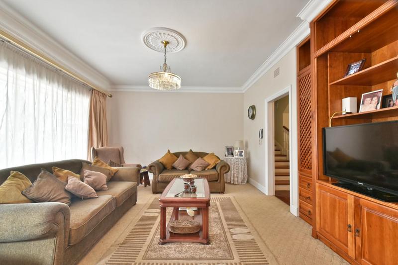 5 Bedroom Property for Sale in Alberante Gauteng