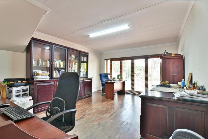 5 Bedroom Property for Sale in Alberante Gauteng