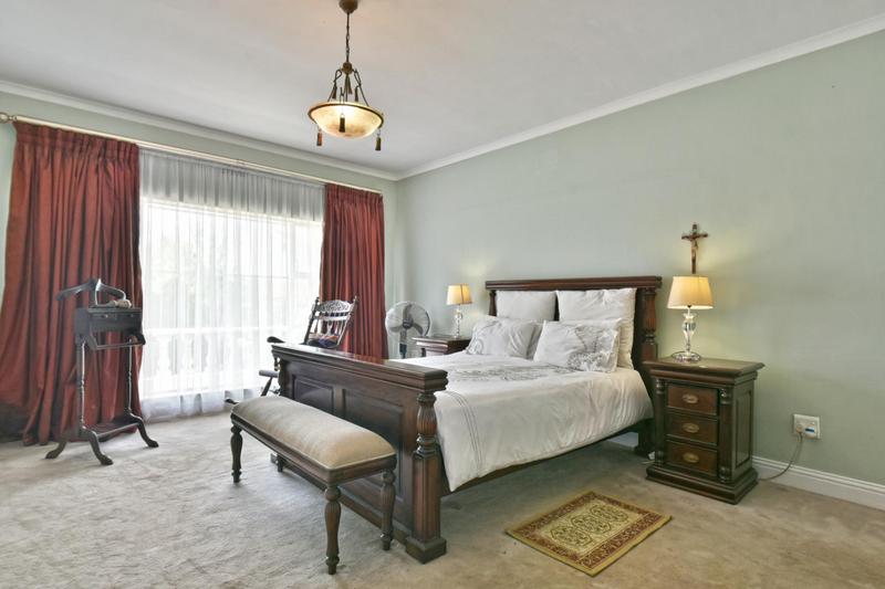 5 Bedroom Property for Sale in Alberante Gauteng