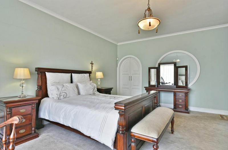 5 Bedroom Property for Sale in Alberante Gauteng