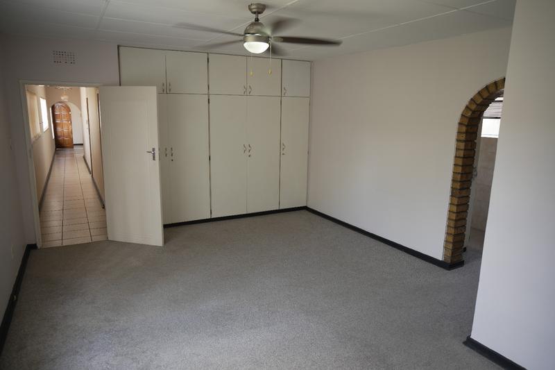 7 Bedroom Property for Sale in Sunward Park Gauteng