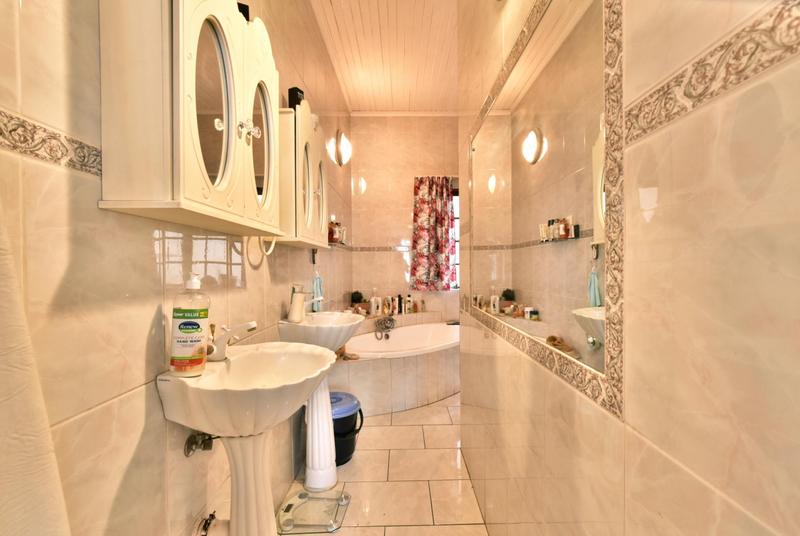 3 Bedroom Property for Sale in Sunnyridge Gauteng