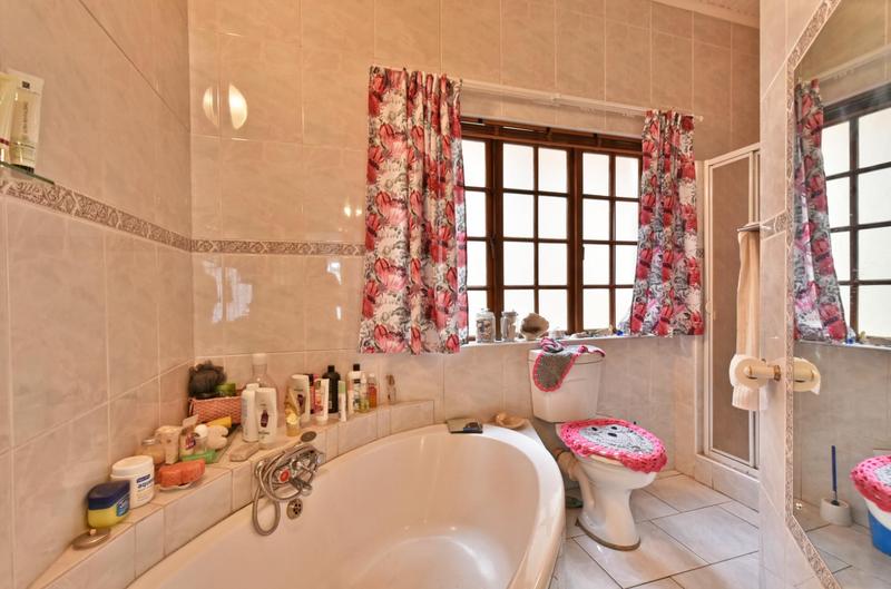 3 Bedroom Property for Sale in Sunnyridge Gauteng