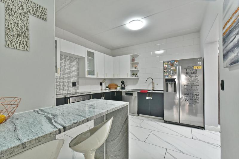 3 Bedroom Property for Sale in Glenvista Gauteng