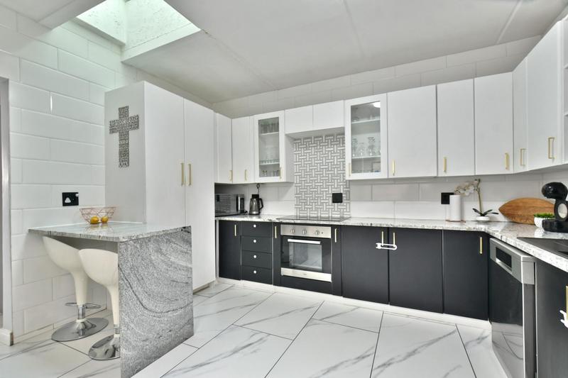 3 Bedroom Property for Sale in Glenvista Gauteng