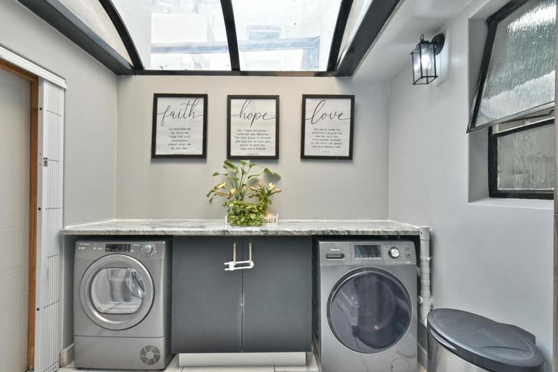 3 Bedroom Property for Sale in Glenvista Gauteng