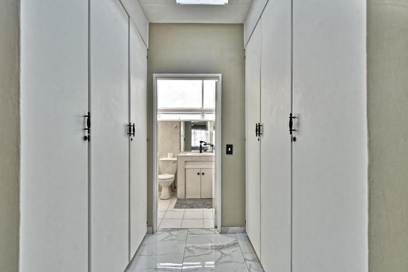 3 Bedroom Property for Sale in Glenvista Gauteng