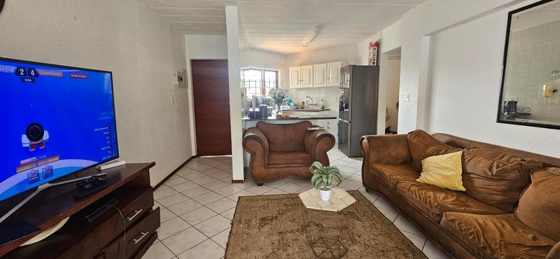 2 Bedroom Property for Sale in Glenvista Gauteng