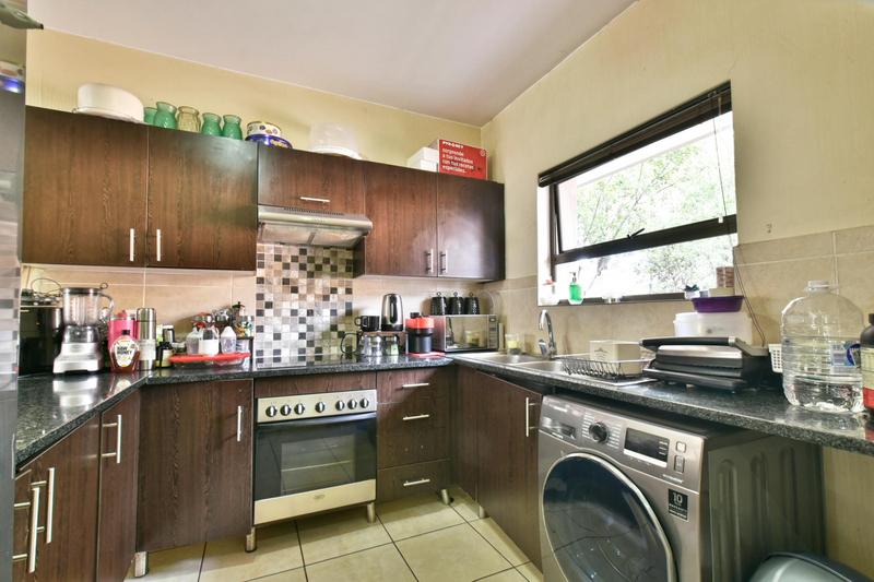 2 Bedroom Property for Sale in Mulbarton Gauteng