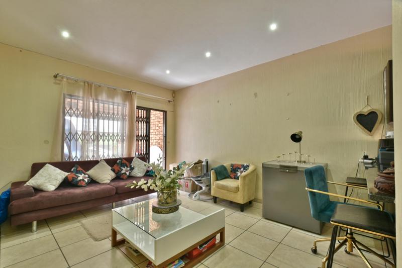 2 Bedroom Property for Sale in Mulbarton Gauteng