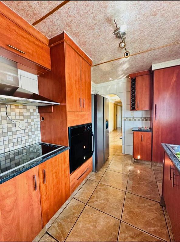 3 Bedroom Property for Sale in Zakariyya Park Gauteng