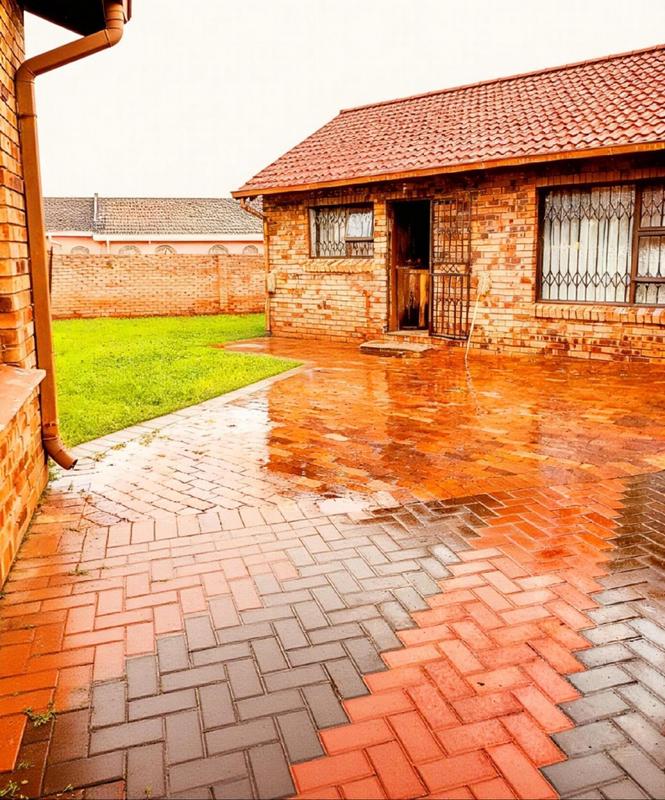 3 Bedroom Property for Sale in Zakariyya Park Gauteng