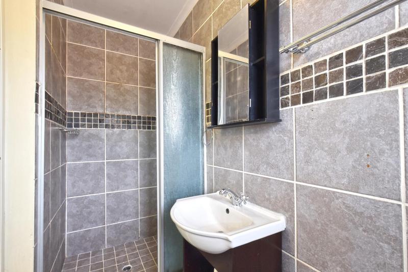 2 Bedroom Property for Sale in Radiokop Gauteng