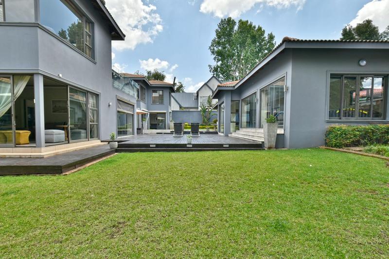 6 Bedroom Property for Sale in Atholl Gauteng