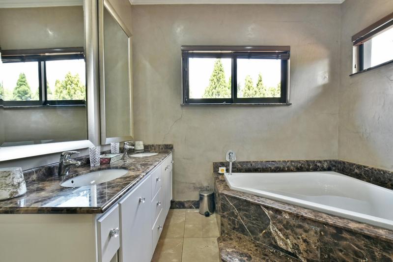 6 Bedroom Property for Sale in Atholl Gauteng