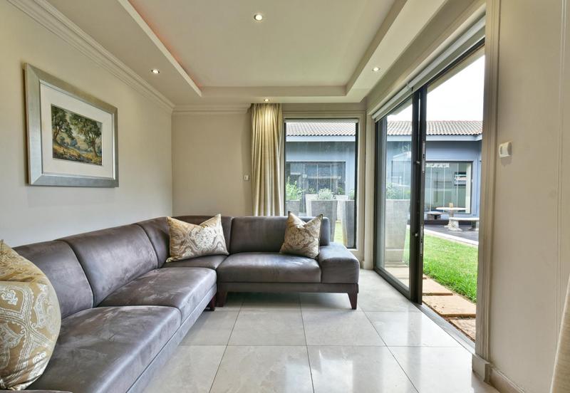 6 Bedroom Property for Sale in Atholl Gauteng