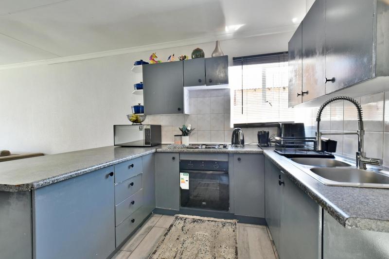 3 Bedroom Property for Sale in Honeydew Ridge Gauteng