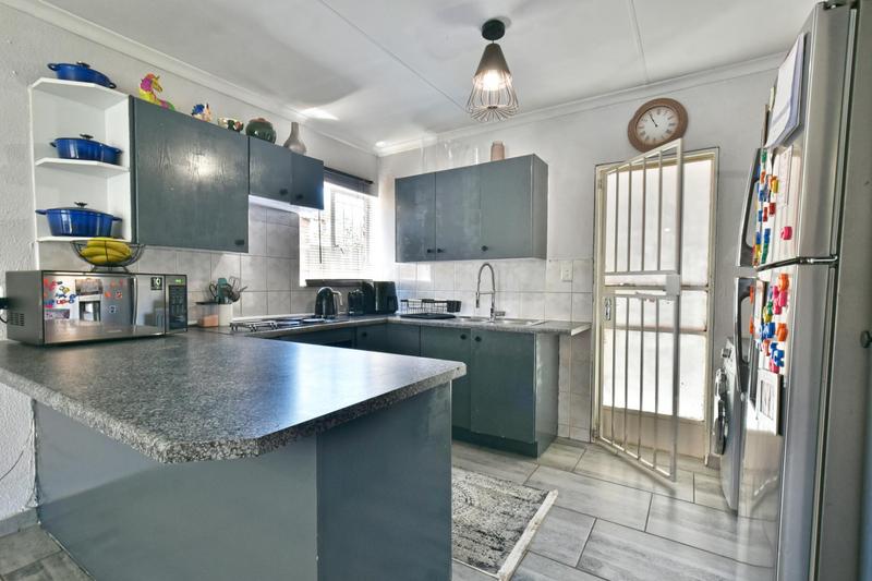 3 Bedroom Property for Sale in Honeydew Ridge Gauteng