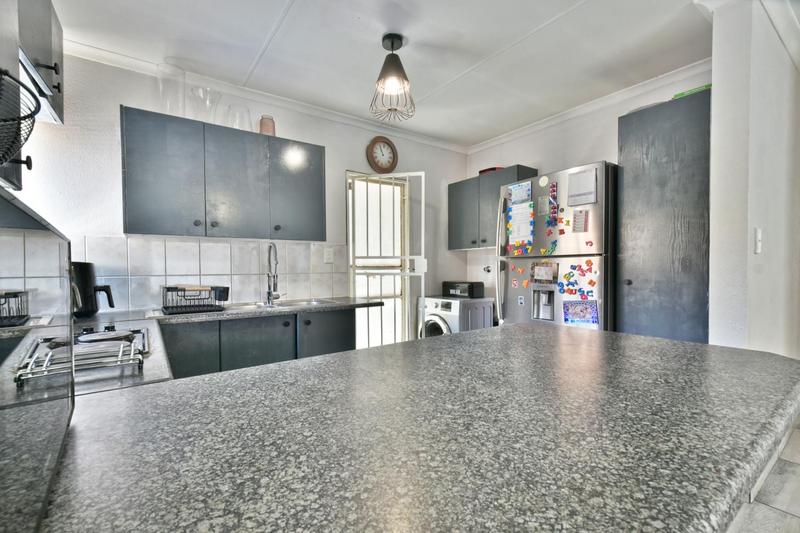 3 Bedroom Property for Sale in Honeydew Ridge Gauteng