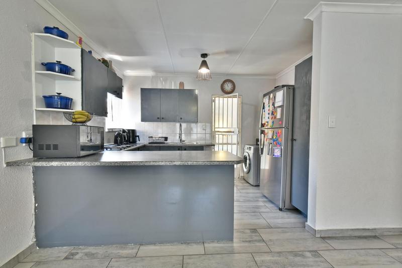 3 Bedroom Property for Sale in Honeydew Ridge Gauteng