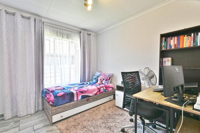 3 Bedroom Property for Sale in Honeydew Ridge Gauteng