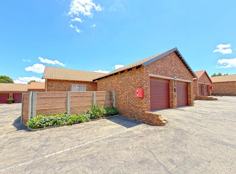 3 Bedroom Property for Sale in Honeydew Ridge Gauteng