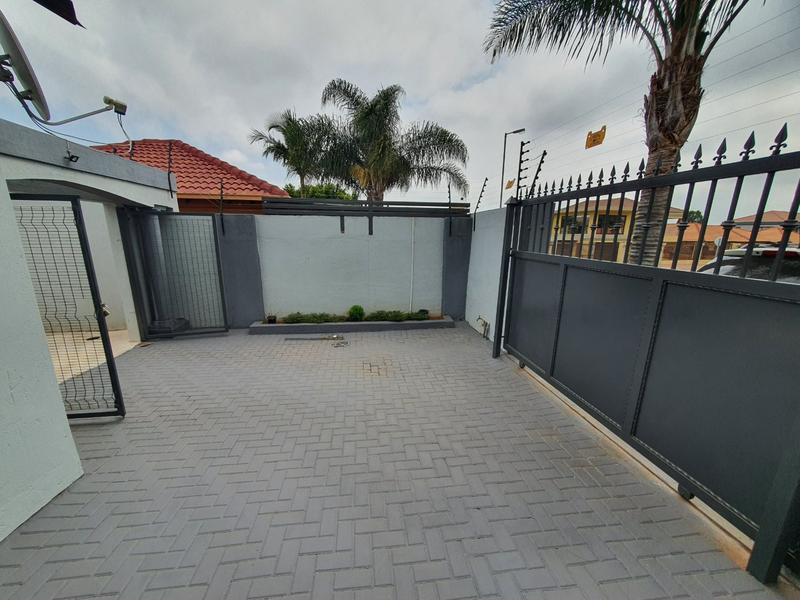 4 Bedroom Property for Sale in Chantelle Gauteng