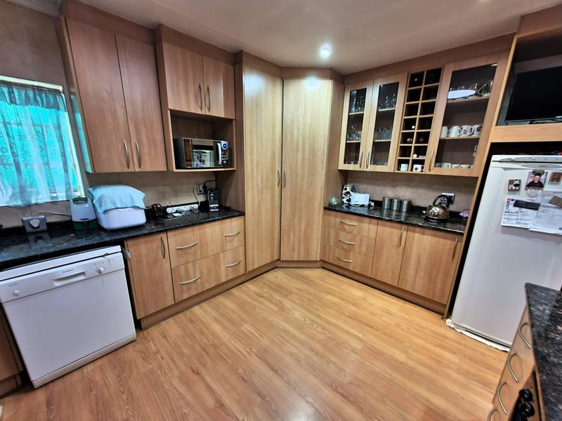 3 Bedroom Property for Sale in Dorandia Gauteng