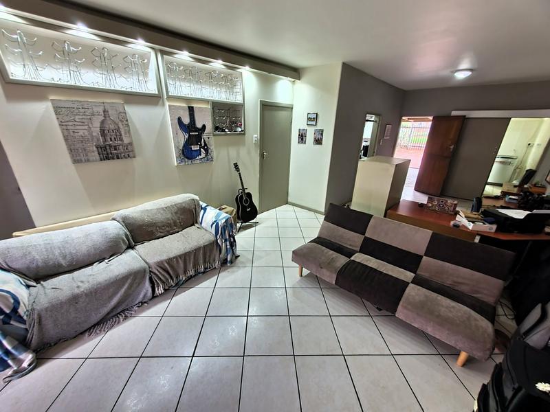 2 Bedroom Property for Sale in Sinoville Gauteng