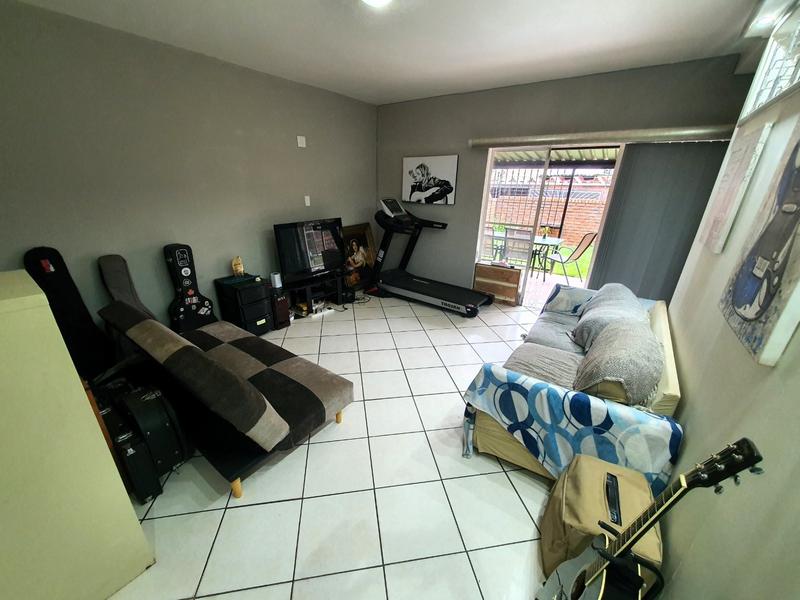 2 Bedroom Property for Sale in Sinoville Gauteng