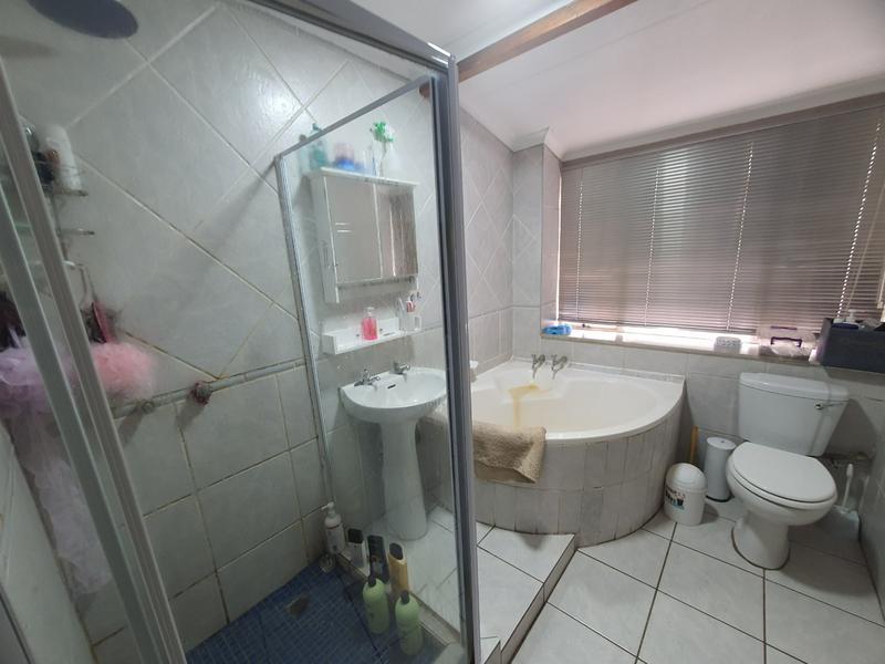 2 Bedroom Property for Sale in Sinoville Gauteng