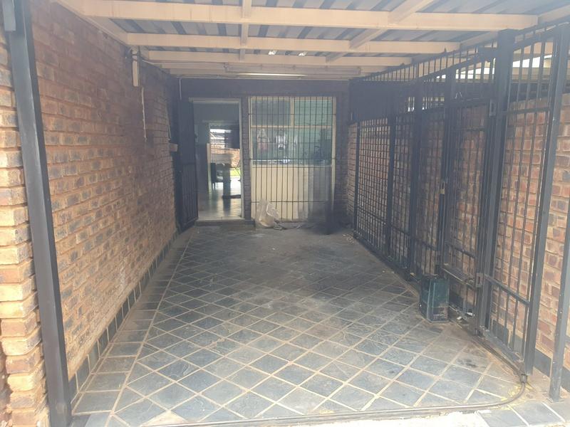 2 Bedroom Property for Sale in Sinoville Gauteng