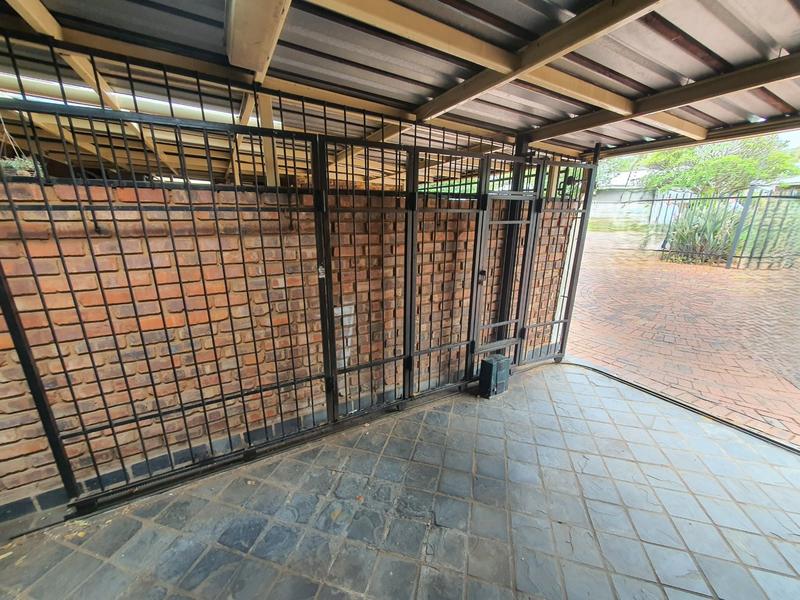 2 Bedroom Property for Sale in Sinoville Gauteng