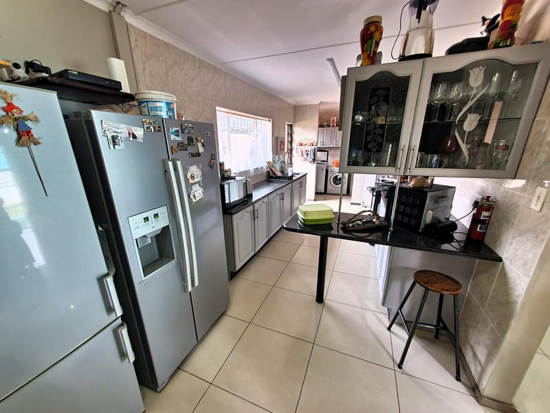4 Bedroom Property for Sale in Sinoville Gauteng