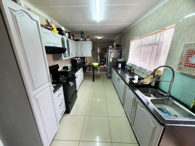 4 Bedroom Property for Sale in Sinoville Gauteng