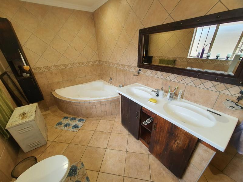 4 Bedroom Property for Sale in Sinoville Gauteng