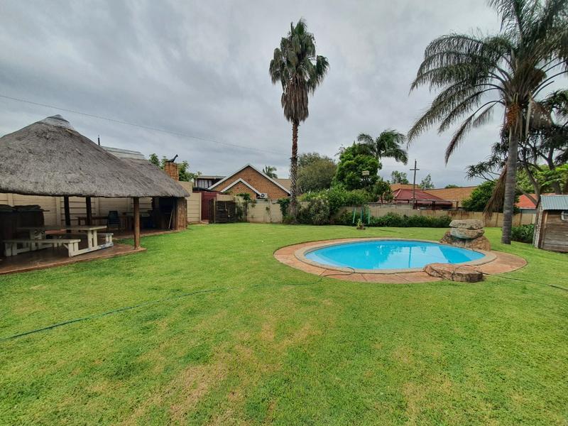 4 Bedroom Property for Sale in Sinoville Gauteng